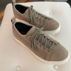 Santoni taupe suede sneaker.